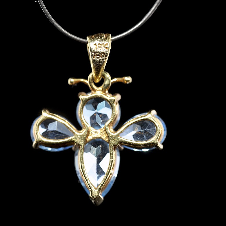 Topaz pendant in yellow gold