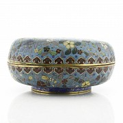 Cloisonné emamel box, China, Qing dinasty (1644-1912)