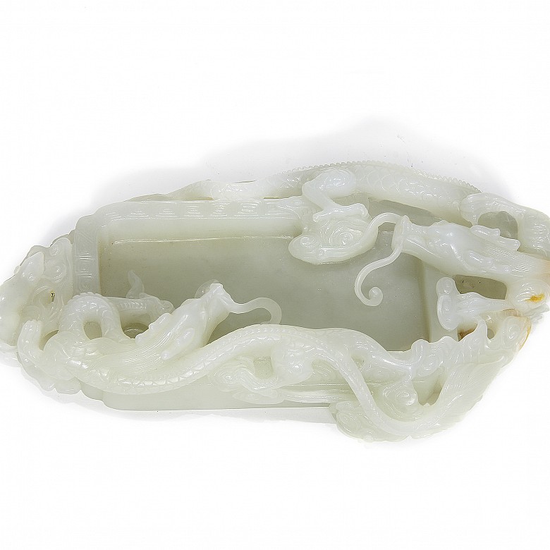 Carved jade vessel, Qing dynasty.