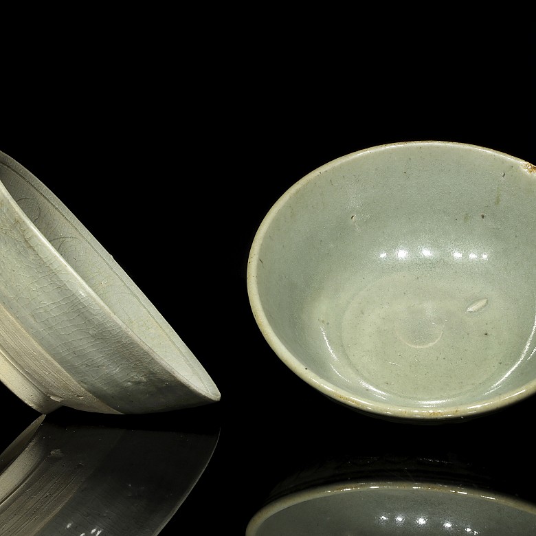 Two glazed pottery bowls, Song dynasty