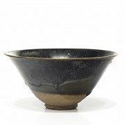 Ceramic bowl with black glaze, Song style