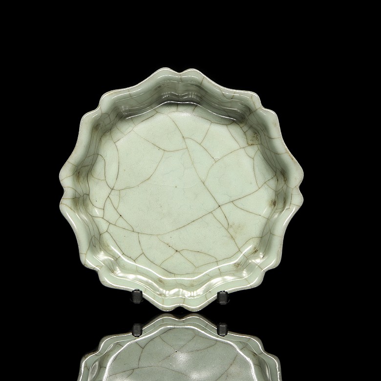 Recipiente de cerámica con vidriado celadón, dinastía Ming - 4