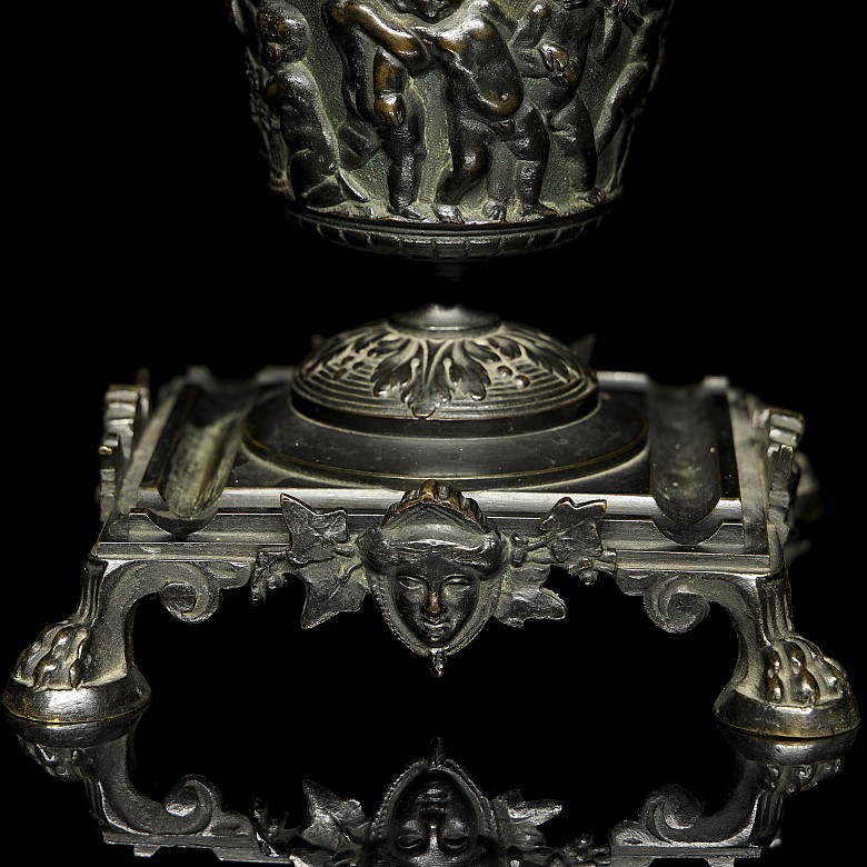 Bronze writing desk ‘Bacchus’, 17th-18th century - 6