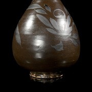 Glazed porcelain vase ‘Leaves’, Jin dynasty