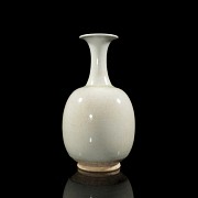 Glazed porcelain vase, Qing dynasty