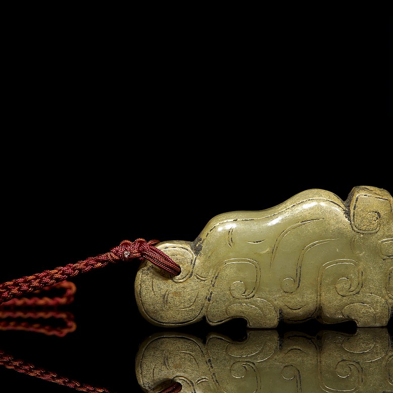 Carved jade ‘Tiger’ pendant, Western Zhou dynasty