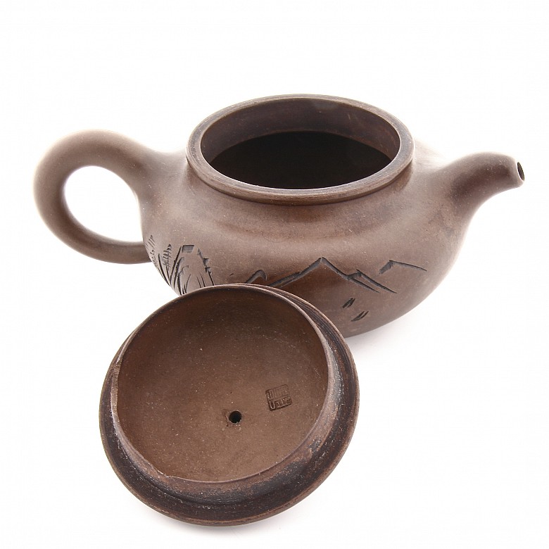 Clay teapot, China, Gu Jinzhou seal mark.