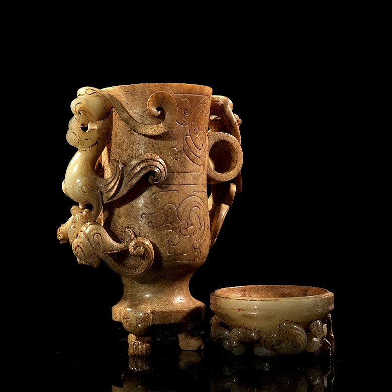 Jade cup ‘Phoenix and dragon’, Han style