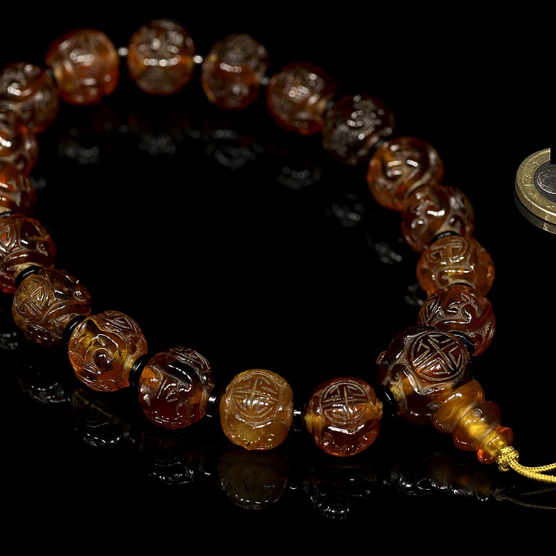 Amber bead bracelet, Qing dynasty