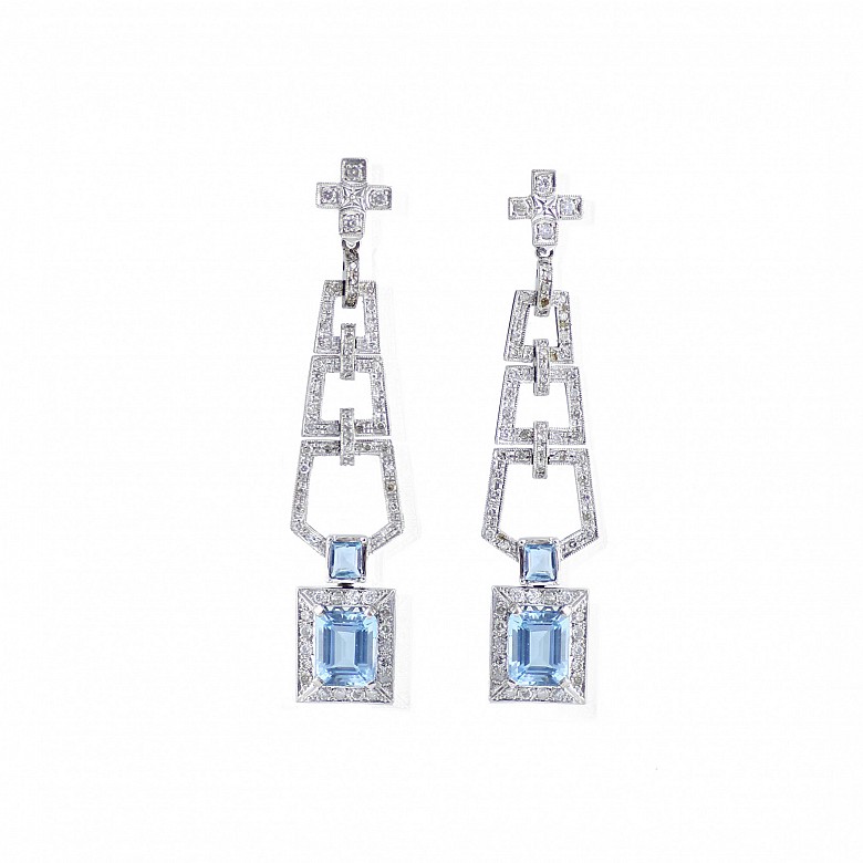 18k white gold earrings with blue topazes and diamonds