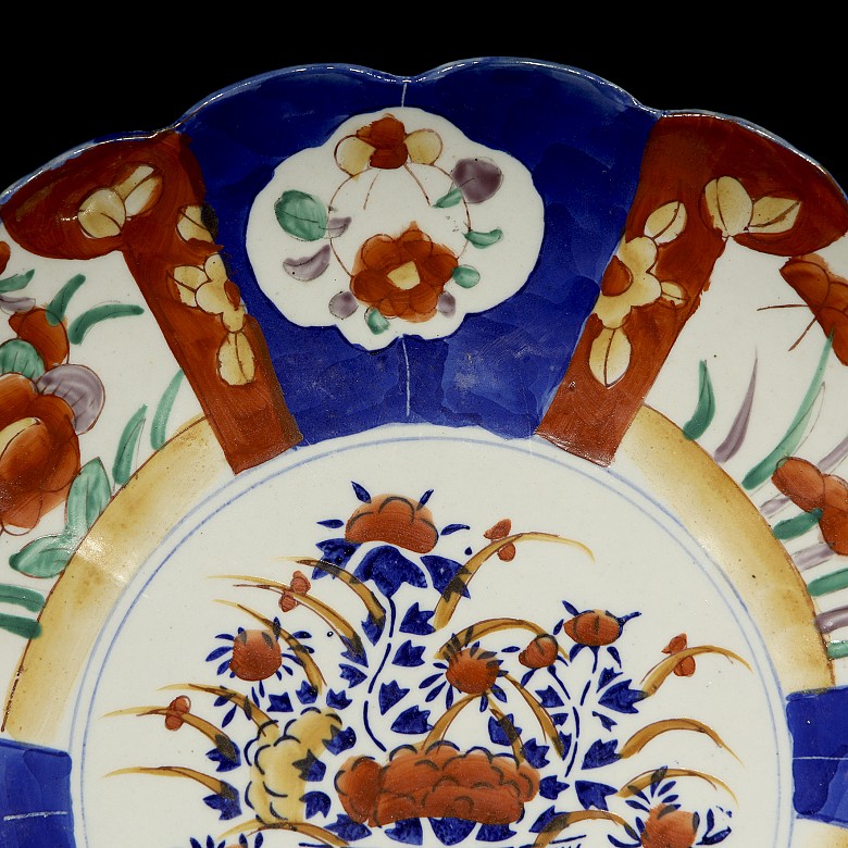 Imari porcelain enamelled plate, 20th century