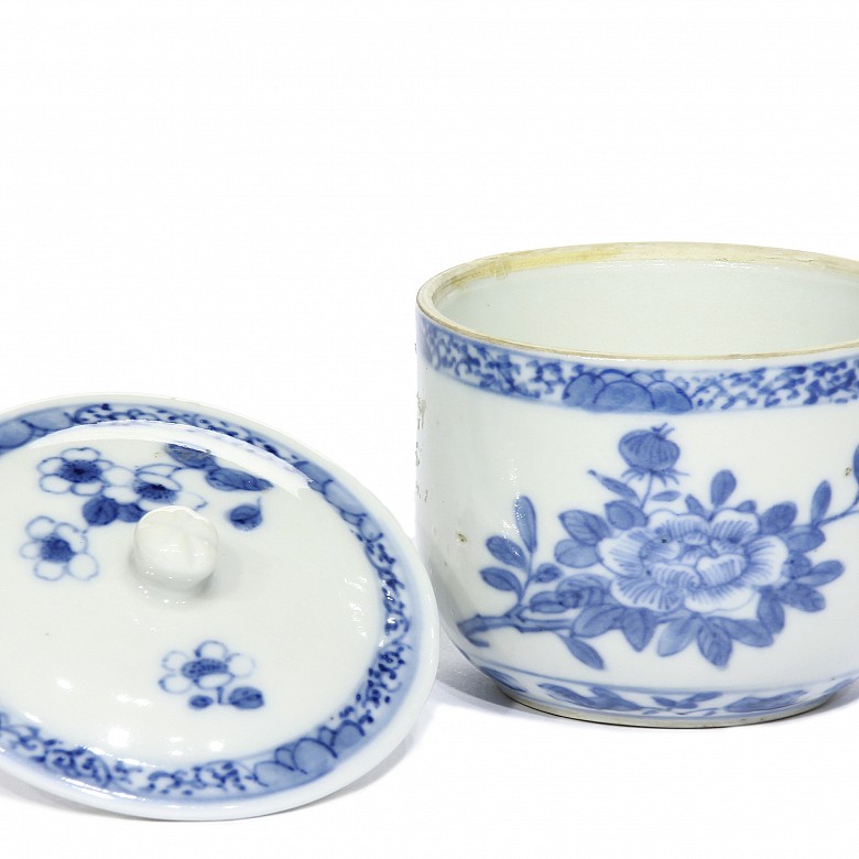 Porcelain tea cup, blue and white, 20th century