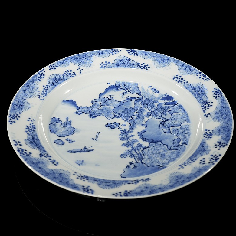 Porcelain-glazed ‘Landscape’ enamel dish, Qing dynasty