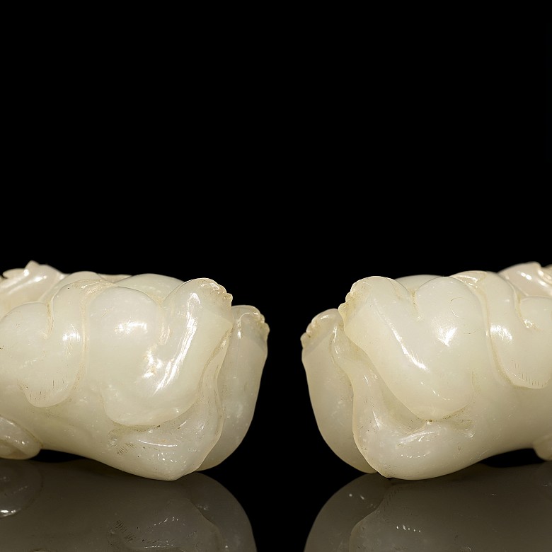 Pair of white jade bears, Eastern Han Dynasty