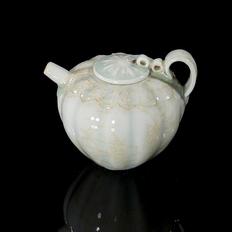 Tetera de porcelana con vidriado celadón, estilo Song