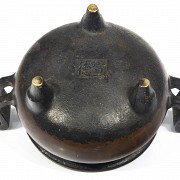 Bronze censer with handles, with Xuande mark