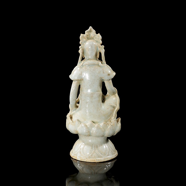 Ceramic figure with celadon glaze ‘Guanyin’, Yuan style