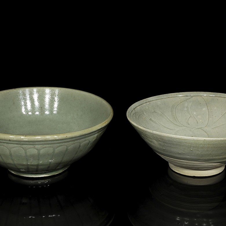 Two glazed pottery bowls, Song dynasty