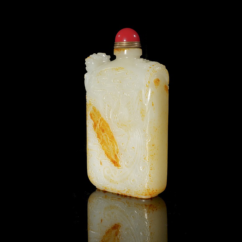 Carved jade ‘Phoenix, dragon and poem’ snuff bottle, Qing dynasty