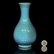 Chinese blue-green glazed vase, 20th century