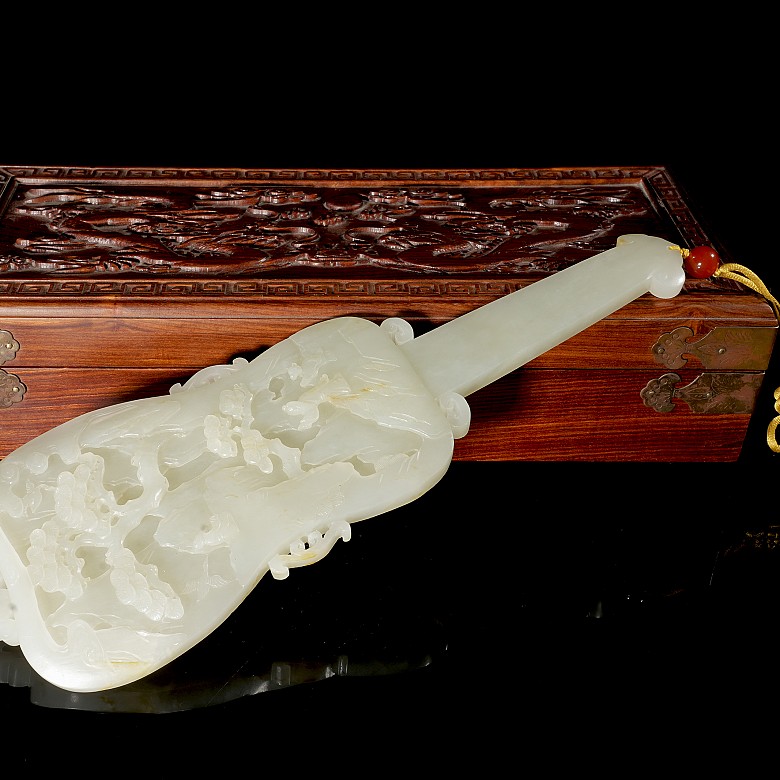 White jade figurine “Pipa”, Qing dynasty