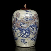 Glazed ceramic ‘Beasts’ vase, Qing dynasty