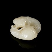 Carved jade pendant “Carps”, Qing dynasty