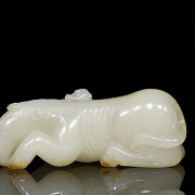 White jade figure 'horse and monkey', Qing dynasty, Qianlong