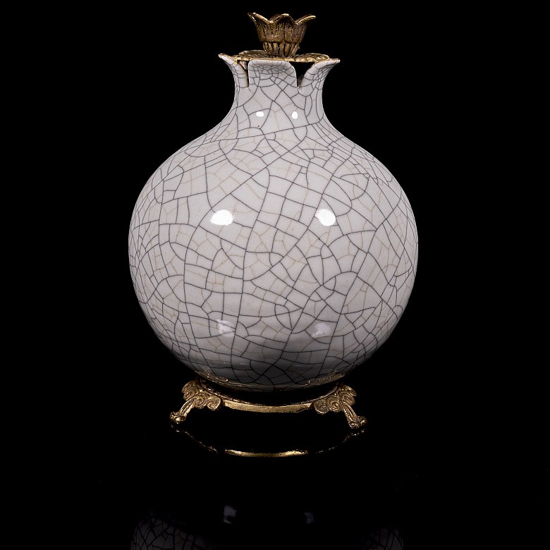 Ceramic and bronze pomegranate-shaped Zun vase, Qing Dynasty