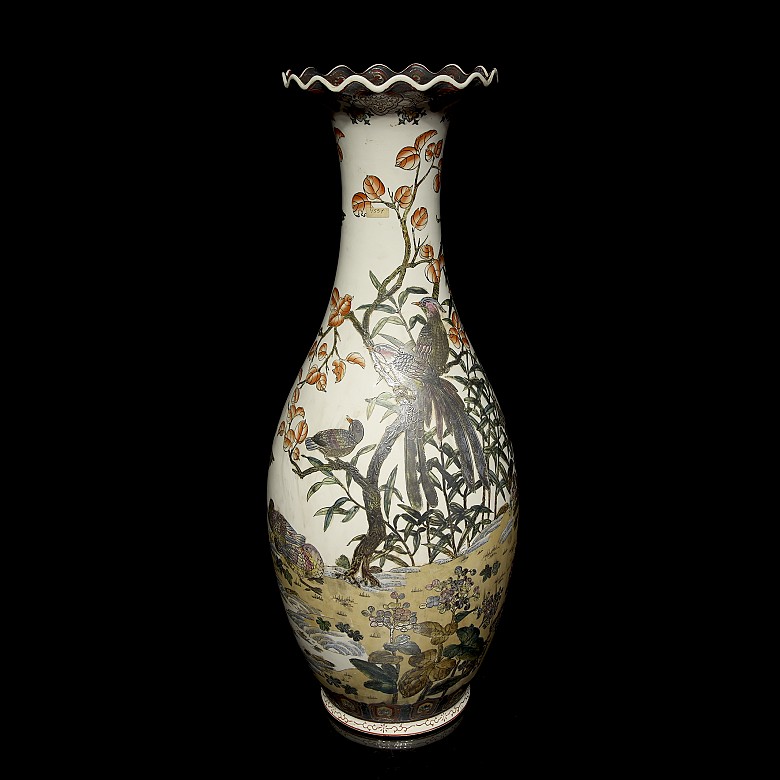 Porcelain vase ‘Birds in the Garden’, 20th century