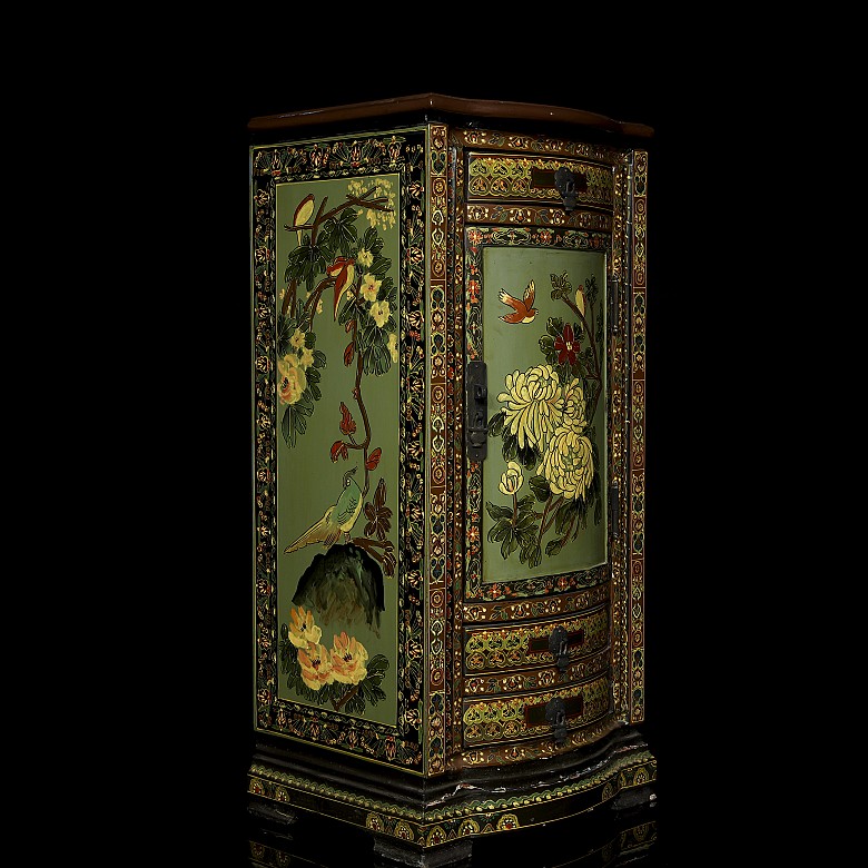 Asian lacquered wooden commode chest of drawers, 20th century