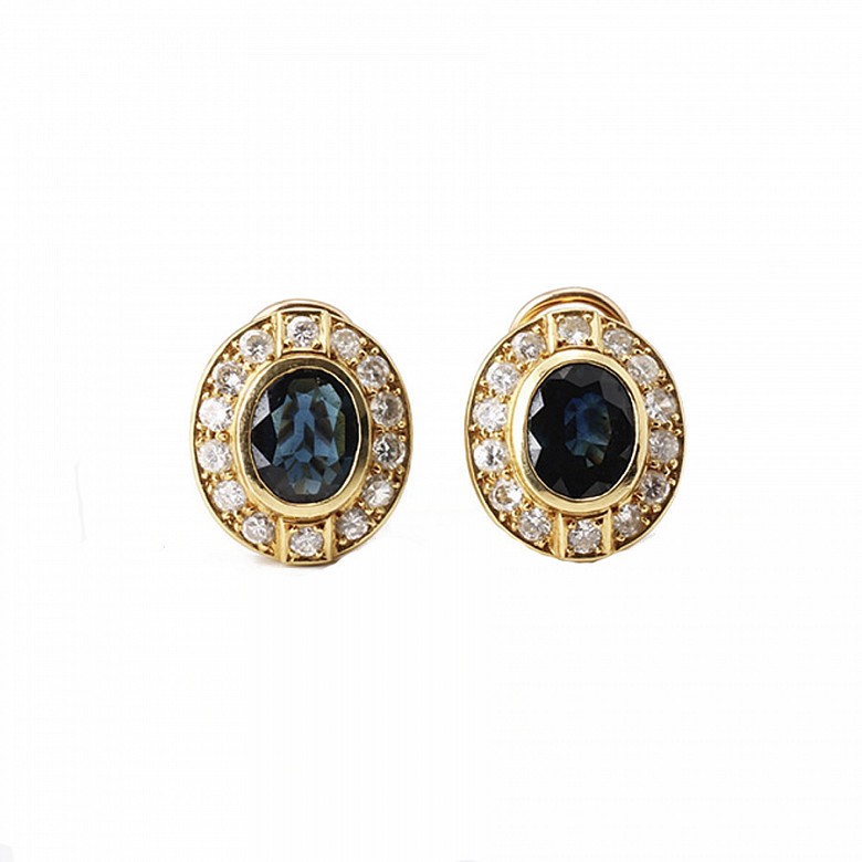 Sapphire earrings in 18k yellow gold and diamonds.