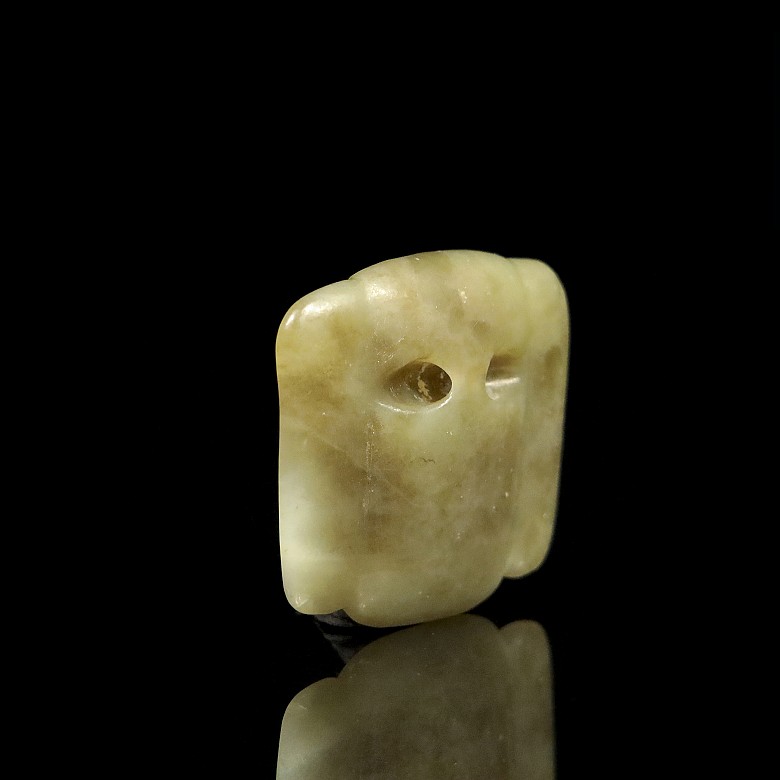 Carved jade pendant, Hongshan culture style