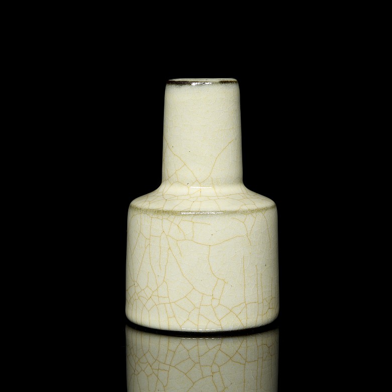 Glazed ceramic vase, Song style