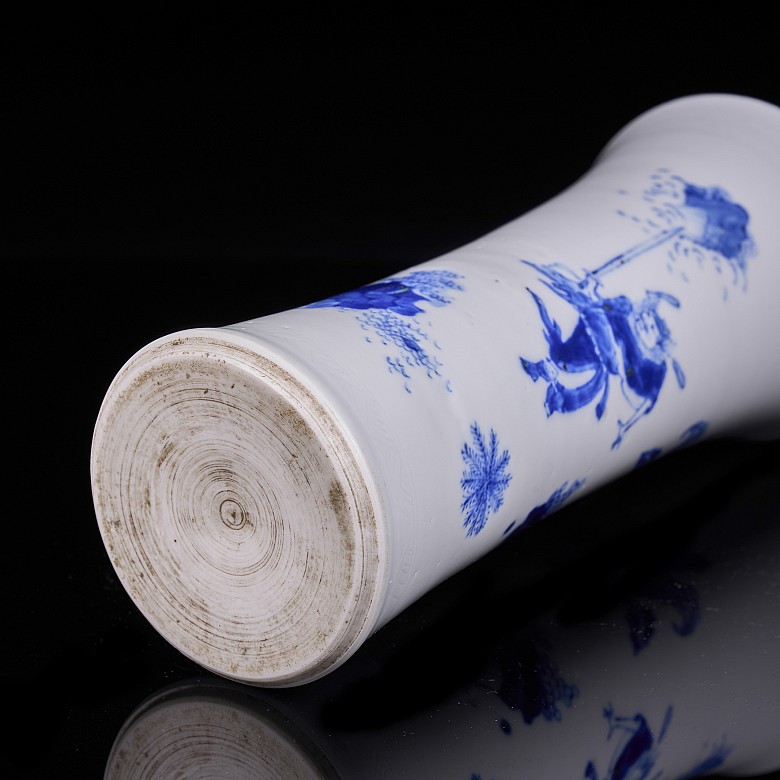 Blue and white porcelain vase “Heavenly Garden”, Qing dynasty