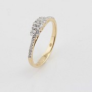 Beautiful ring 18k yellow gold and diamonds 0.26cts