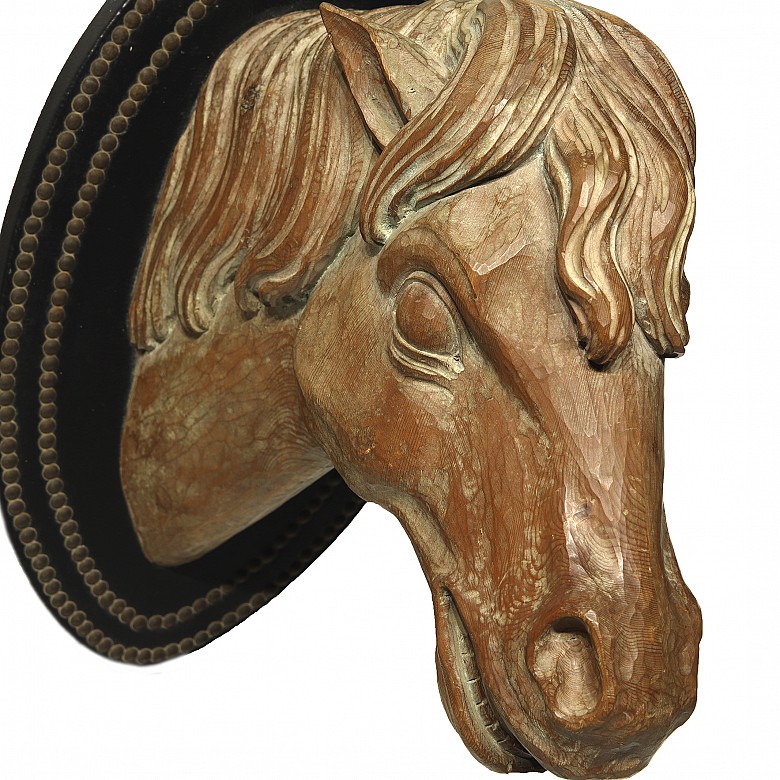 Pair of horse busts, 20th century