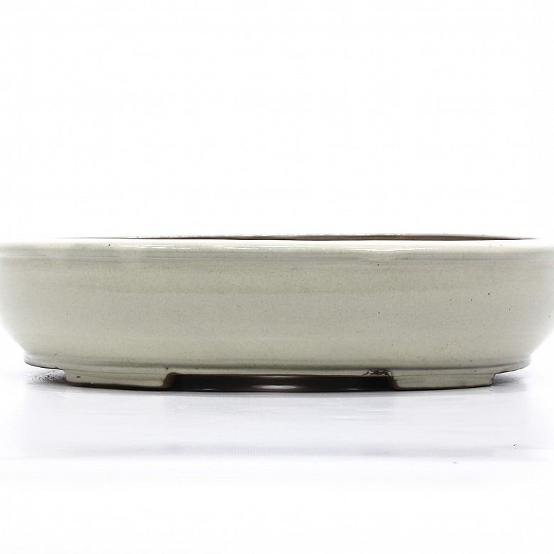 White enameled oval flowerpot, Yixing, China.