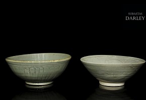 Two glazed pottery bowls, Song dynasty