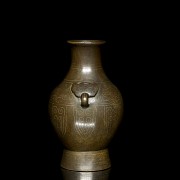 Small bronze vase, Qing dynasty