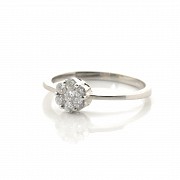 Ring in 18k white gold with diamonds