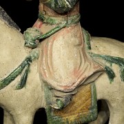 Pair of ceramic horsemen, Ming dynasty - 8