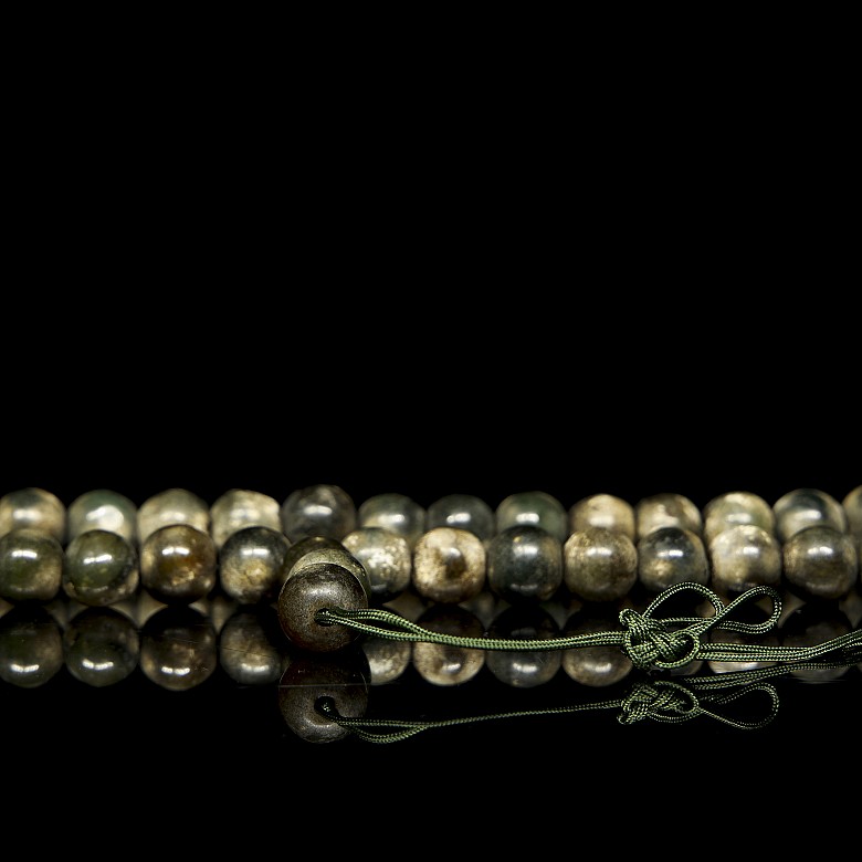 Jade bead necklace, Ming dynasty