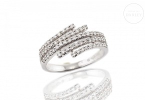 White gold and diamonds ring