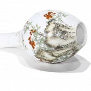 A Falangcai porcelain vase with nature and birds, Qianlong (1736 - 1795).