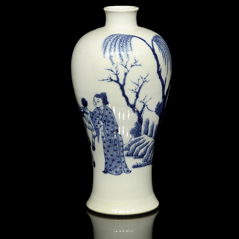 Meiping vase in blue and white, Qing dynasty