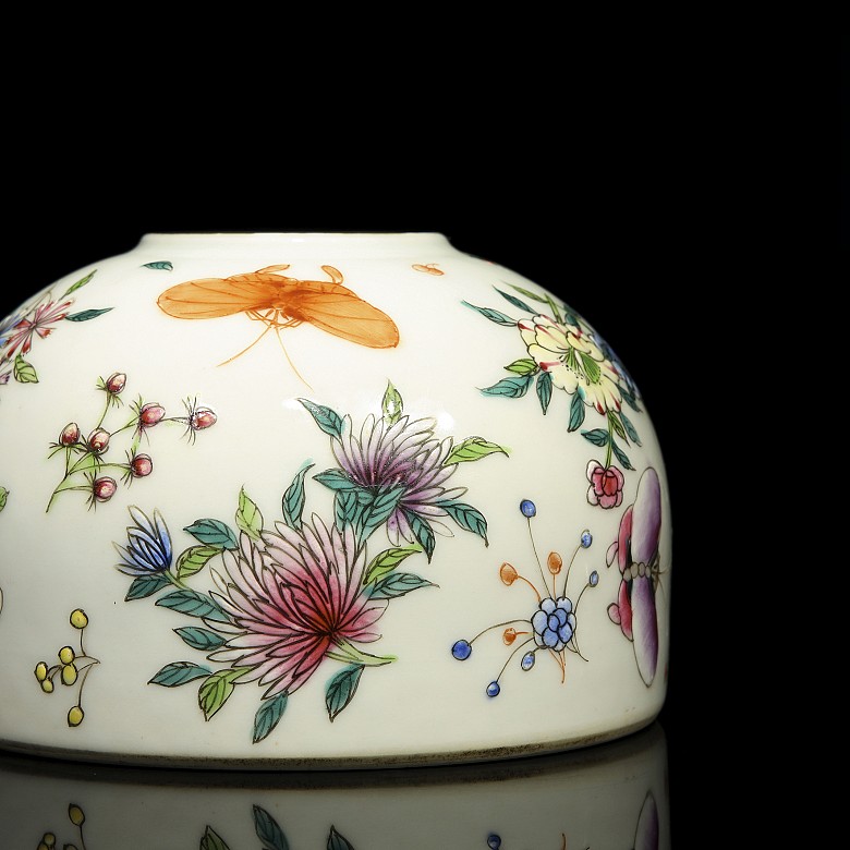 Porcelain enameled jar, early 20th century