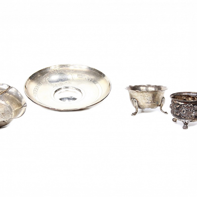 Five small objects of European silver, 20th century