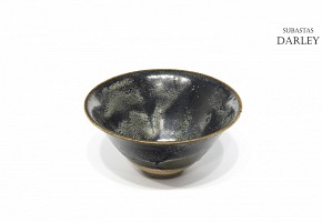 Ceramic bowl with black glaze, Song style