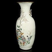 Chinese vase with handles 